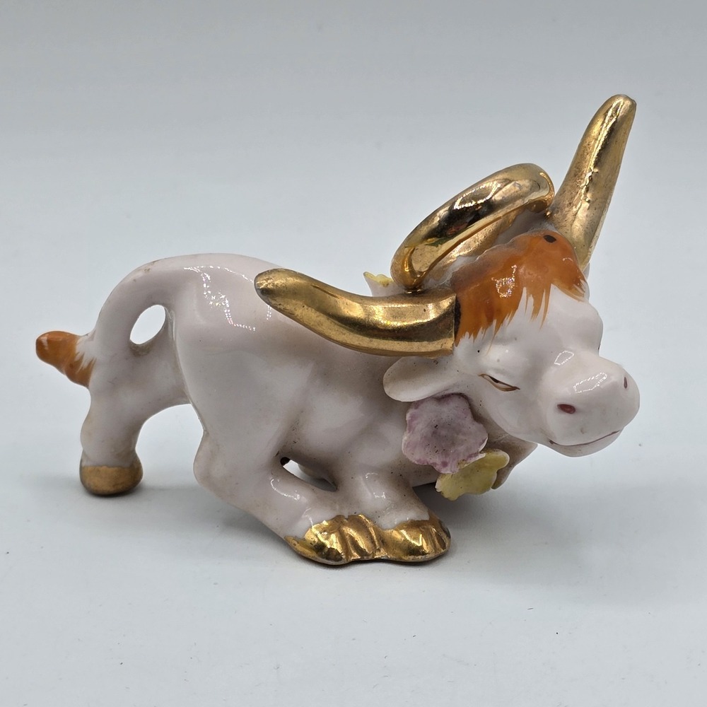 Vtg Napco ANGEL Bull Cow Salt  Pepper Figurine Shaker Single Halo‎ & Flowers